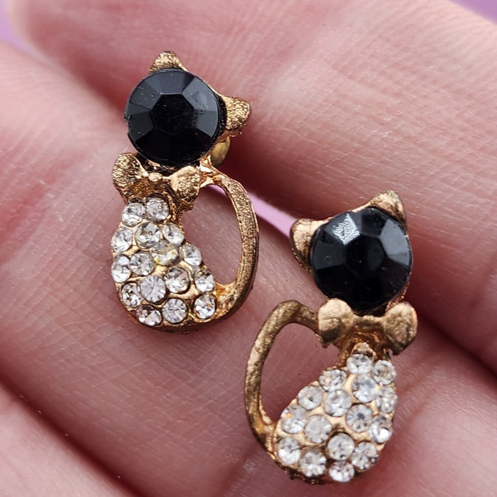 Black Crystal Cat Stud Earrings Gold Tone Clear Rhinestone Kitty Cute Statement
